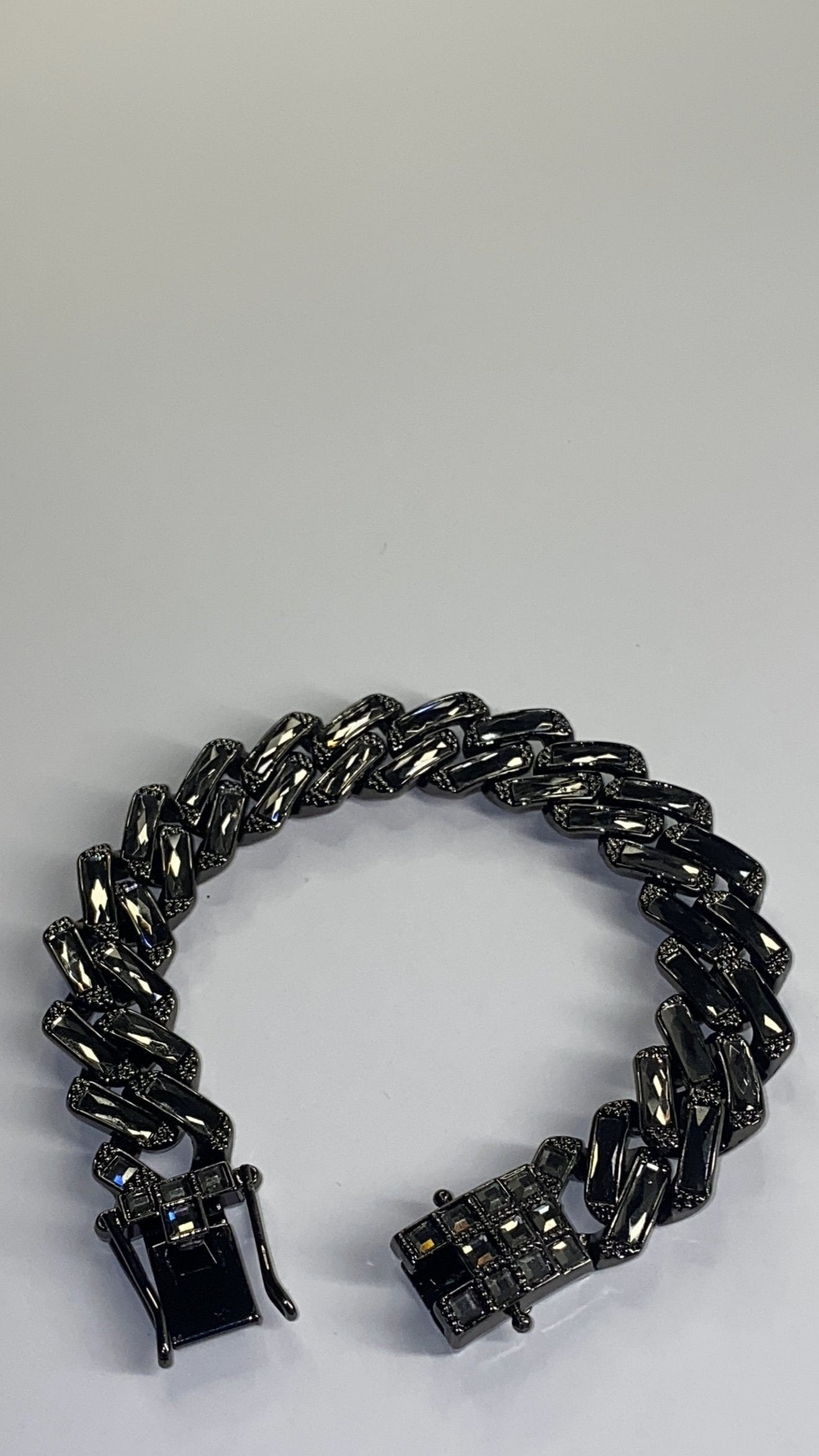Bratara Obsidian Ice