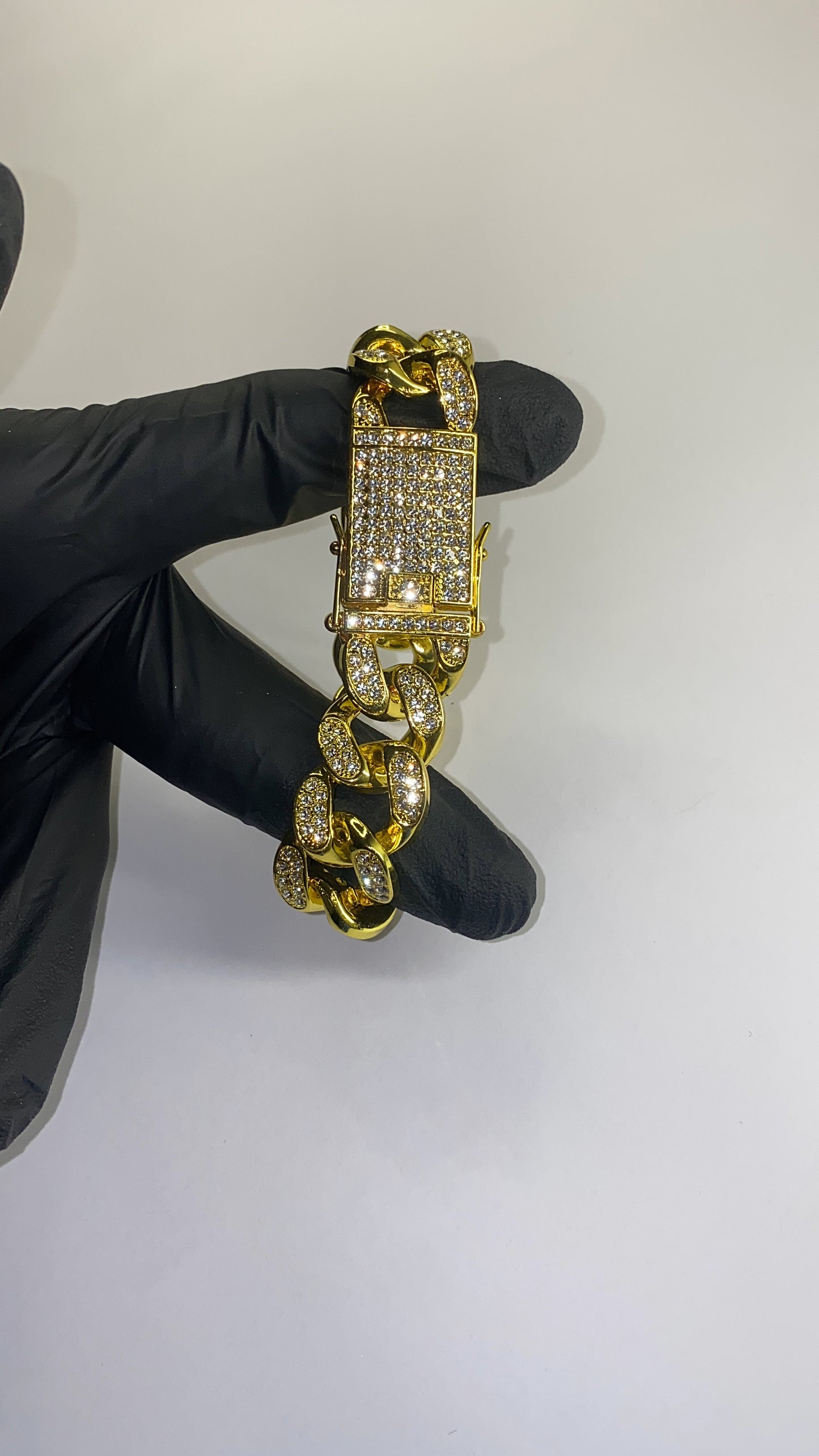 Bratara Diamond Gold