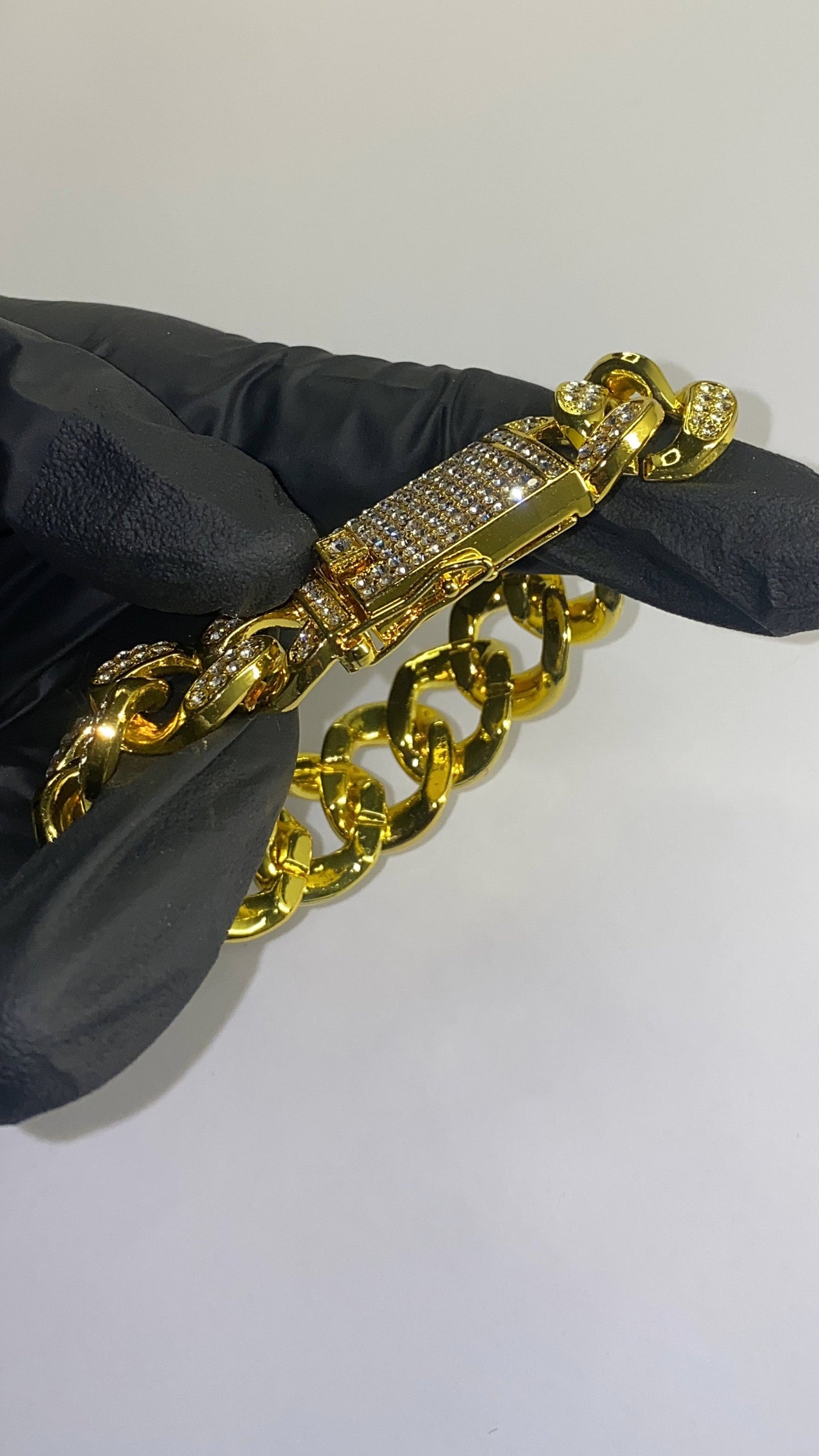 Bratara Diamond Gold